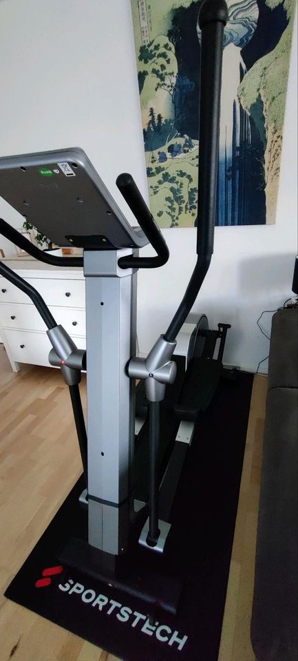 Sportstech lcx800 crosstrainer in Frankfurt am Main