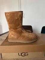 UGG Boots W Pierce TOP!! München - Moosach Vorschau