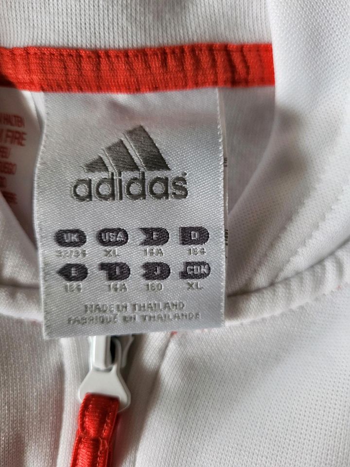 Adidas ,Sport- Bekleidung, Jacke, Hose in Pappenheim