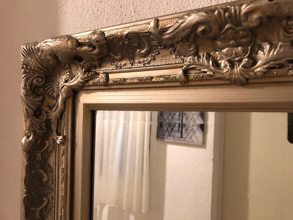 Großer Spiegel klassisch elegant, silber Dekor, Deko 160x60 cm in Remshalden