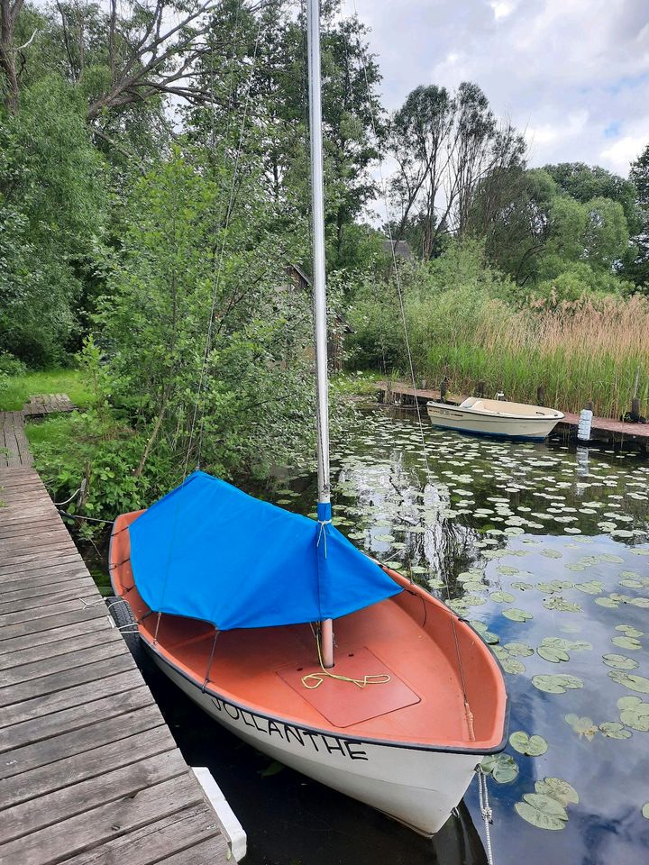 Schwedisches Angel-, Ruder-, Motor-, Segelboot in Berkenthin