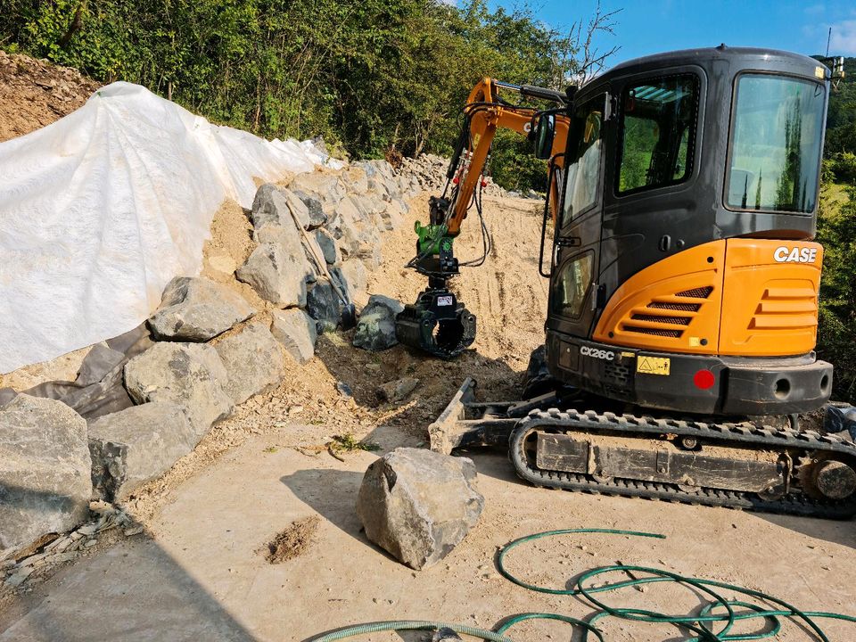 Baumaschinen Brecher Container Erdbau Bau Recyling Vermietung in Dermbach