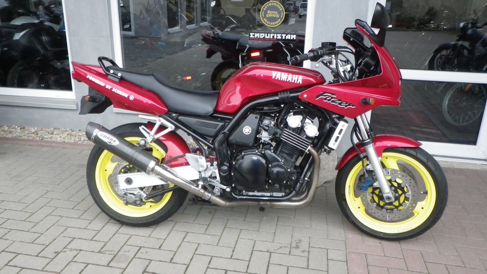 Yamaha FZS 600 Fazer    Reifen,Tüv und Inspektion neu in Hasselfelde