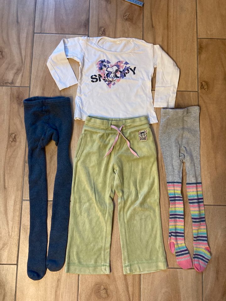 Kleiderpaket Gr. 92/98 Snoopy Sweatshirt Strumpfhose C&A Hose Set in Leipzig