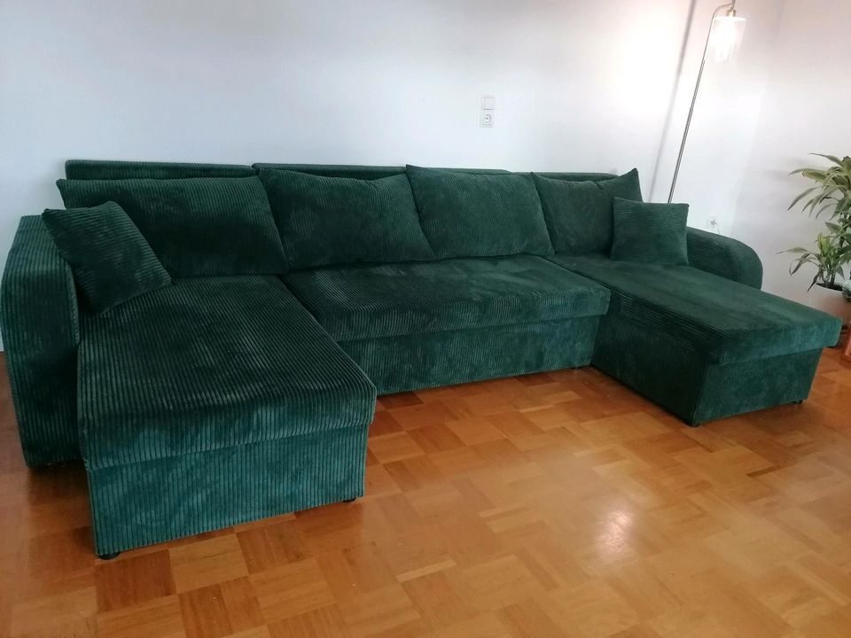 Sofa, ausziehbar in Hülben