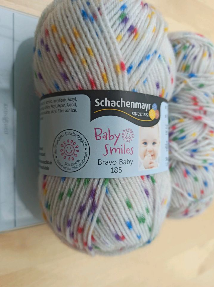 Schachenmayr Baby Smiles 80 Gramm plus bunte Reste in Kronau