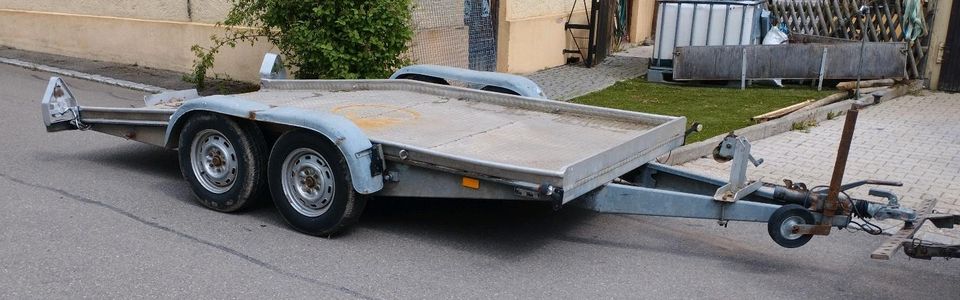 Autotransporter Autoanhänger Anhänger Pkw Auto Transporter in Walddorfhäslach