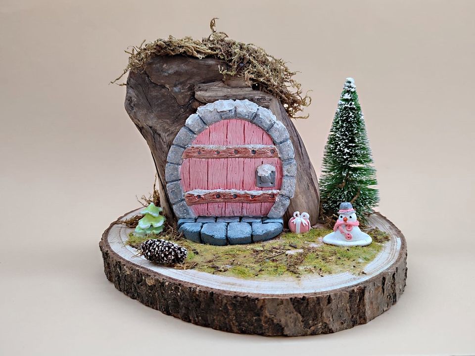 Wichtelhaus auf Treibholz, Miniatur, Feenhaus Diorama,Weihnachten in Beilingen