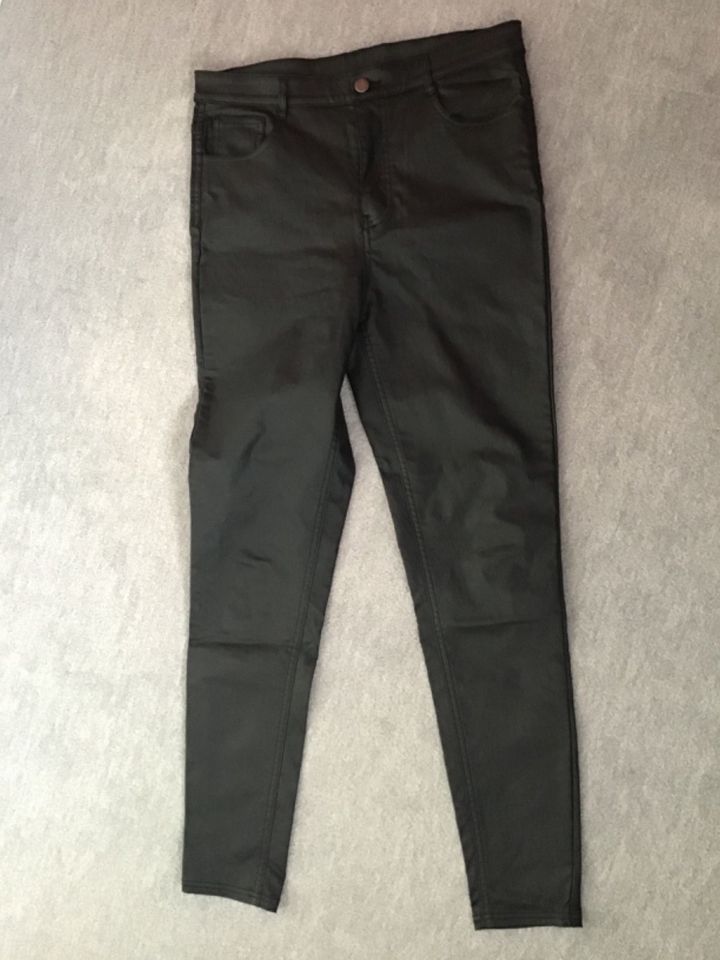 Calzedonia: Leggings / Jeggings - Schwarz - Kunstleder - Größe 42 in Krefeld