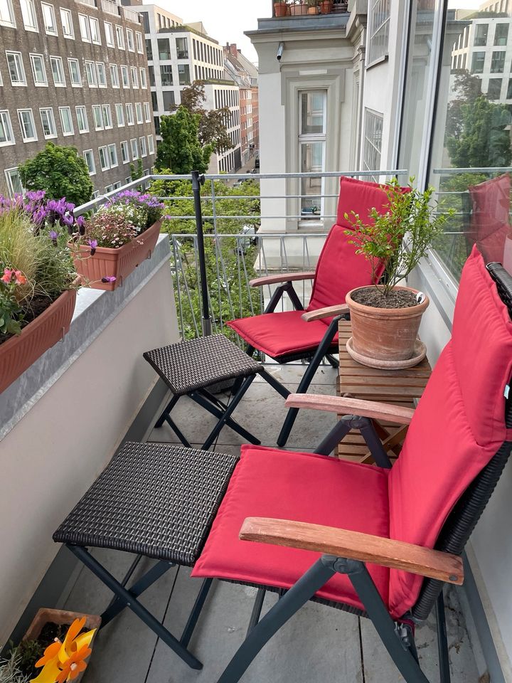 Gartenmöbel; Set: 2xSessel+Auflagen+Hocker; klappbar; Balkon in Köln