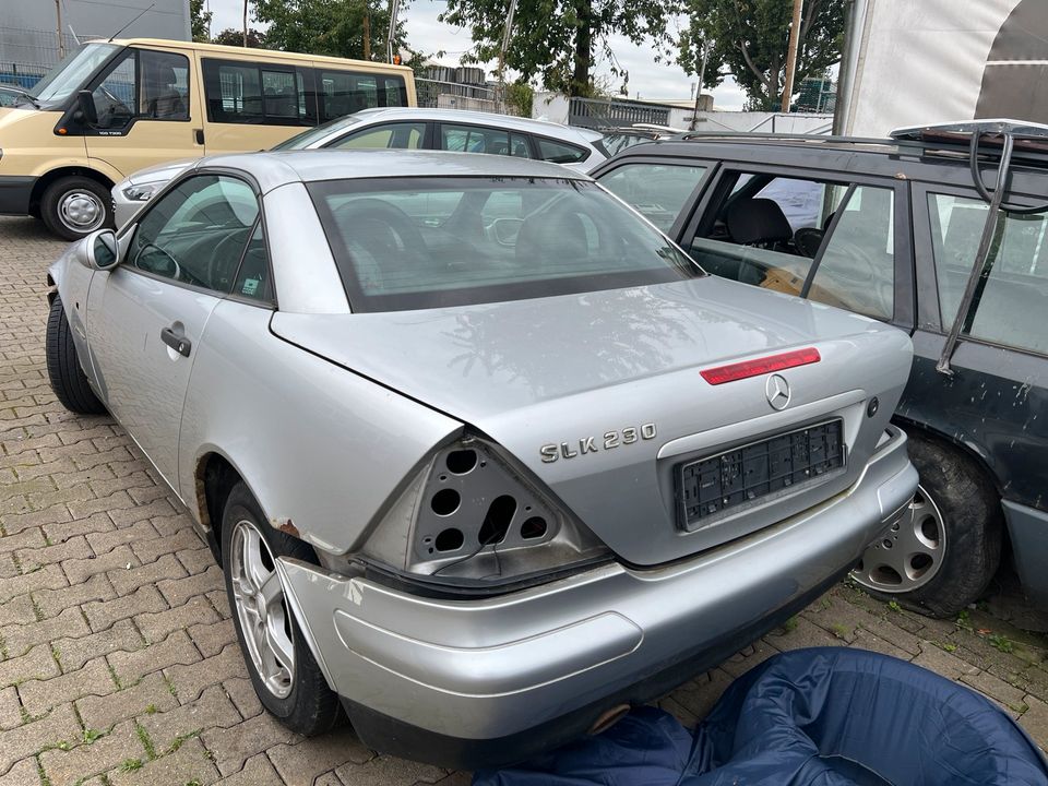 Mercedes SLK Teile Autoteile Ersatzteile Schlachtfest Autoankauf in Köln Vogelsang