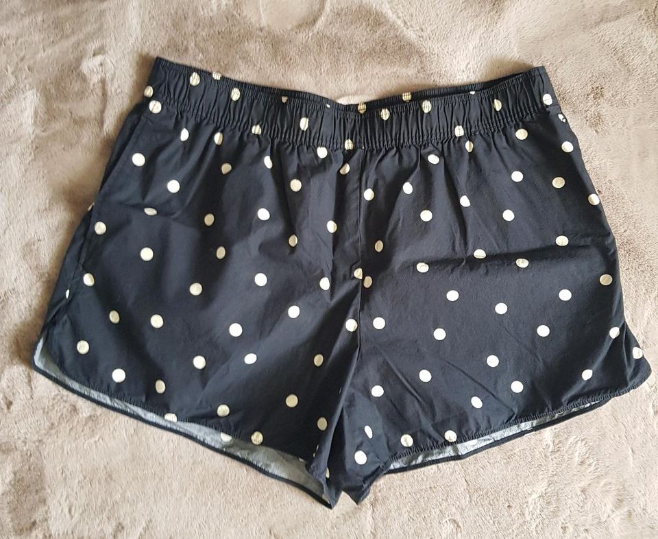 H&M hm Shorts Hose Sommer Schwarz Punkte XL XXL Kurze Hose Neu in Rotenburg