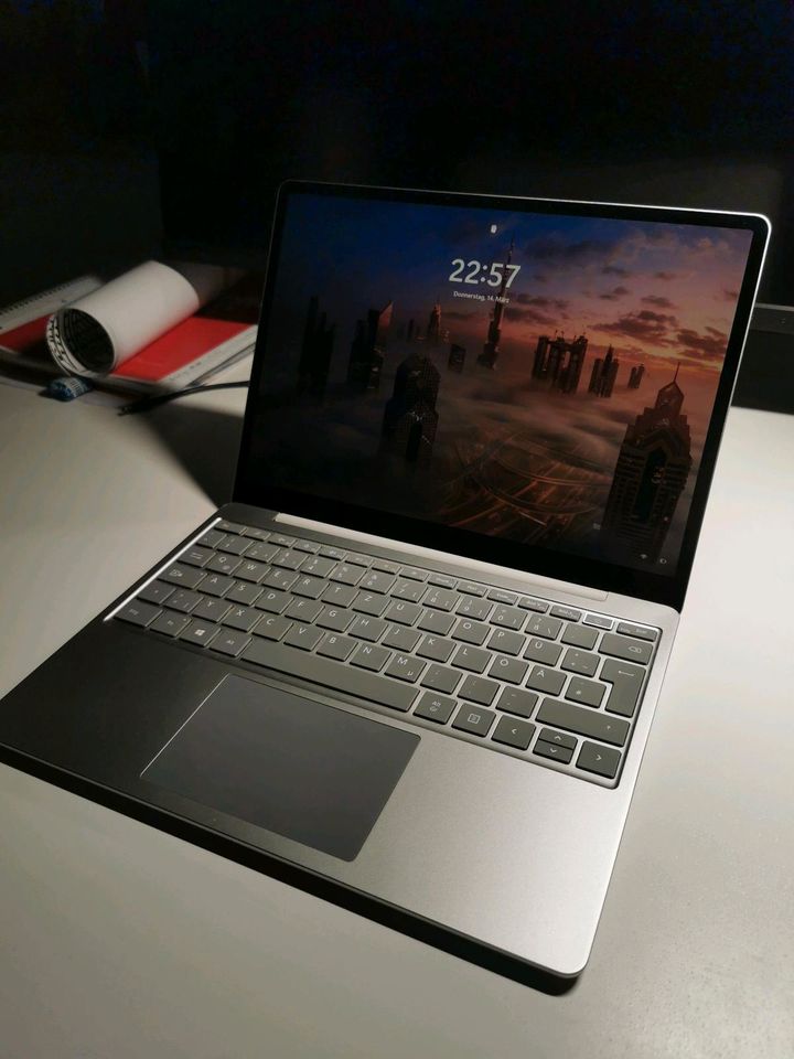 Microsoft Surface Laptop Go 2020 (128 GB) in Dortmund