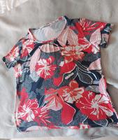 Ein blumiges Shirt Bremen-Mitte - Bahnhofsvorstadt  Vorschau