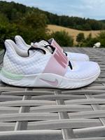 Nike Trainingsschuhe in weiß, Größe 40,5 Niedersachsen - Hameln Vorschau