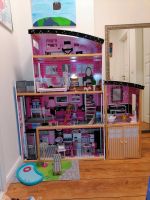 Barbiehaus mit Garage inkl. Möbel & Swimmingpool + Puppenhaus Schleswig-Holstein - Bad Segeberg Vorschau