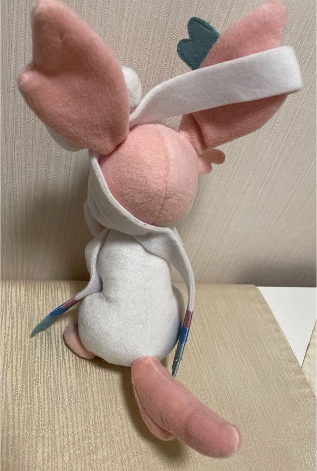 Feelinara /Sylveon Plushie in Swisttal