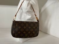 Louis Vuitton Tasche Pochette Accessoires Monogram Clutch LV Hamburg-Nord - Hamburg Hohenfelde Vorschau