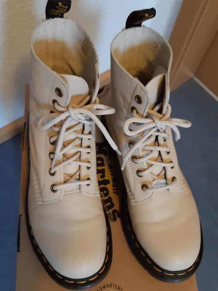 Boots Dr. Martens Parchment Beige 1460 Pascal Virginia Schuhe 40 in Lippstadt