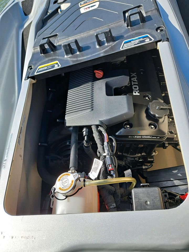 SEADOO GTX 300 LIMITED [ 54 STUNDEN ] 2021 + Tysse 750 kg Anhänge in Kranenburg