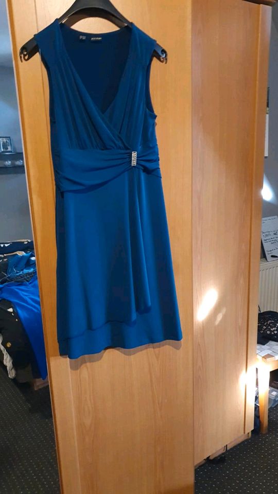 Blaues Kleid in Drentwede