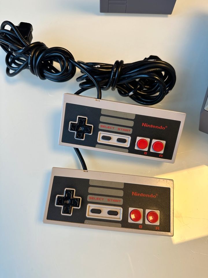 Nintendo Entertainment System (NES) OVP, Top-Zustand, Super Mario in Breitenfelde