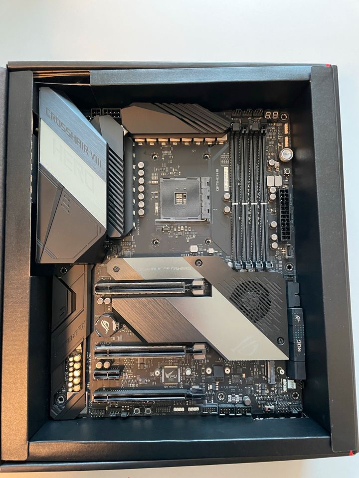 ASUS ROG Crosshair VIII Hero (Wi-Fi) AM4 X570 in Rastatt