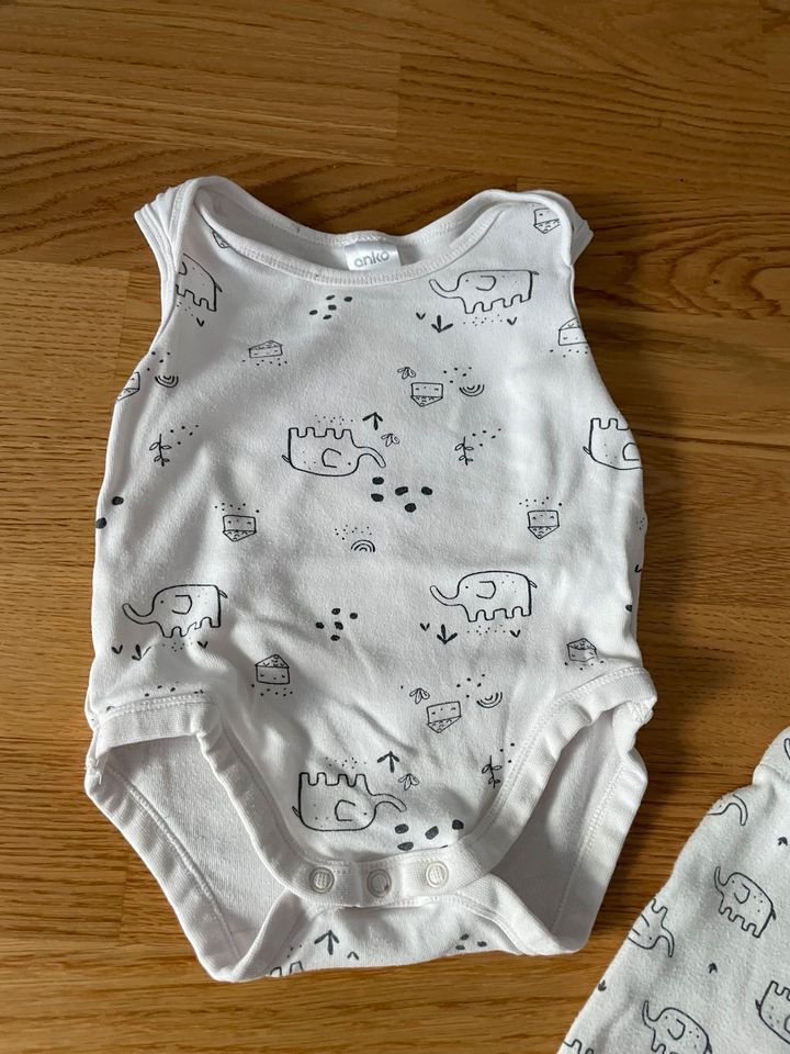 Wunderschönes Anko Baby Set aus Neuseeland Body Schlupfhose Füße in Ellwangen (Jagst)