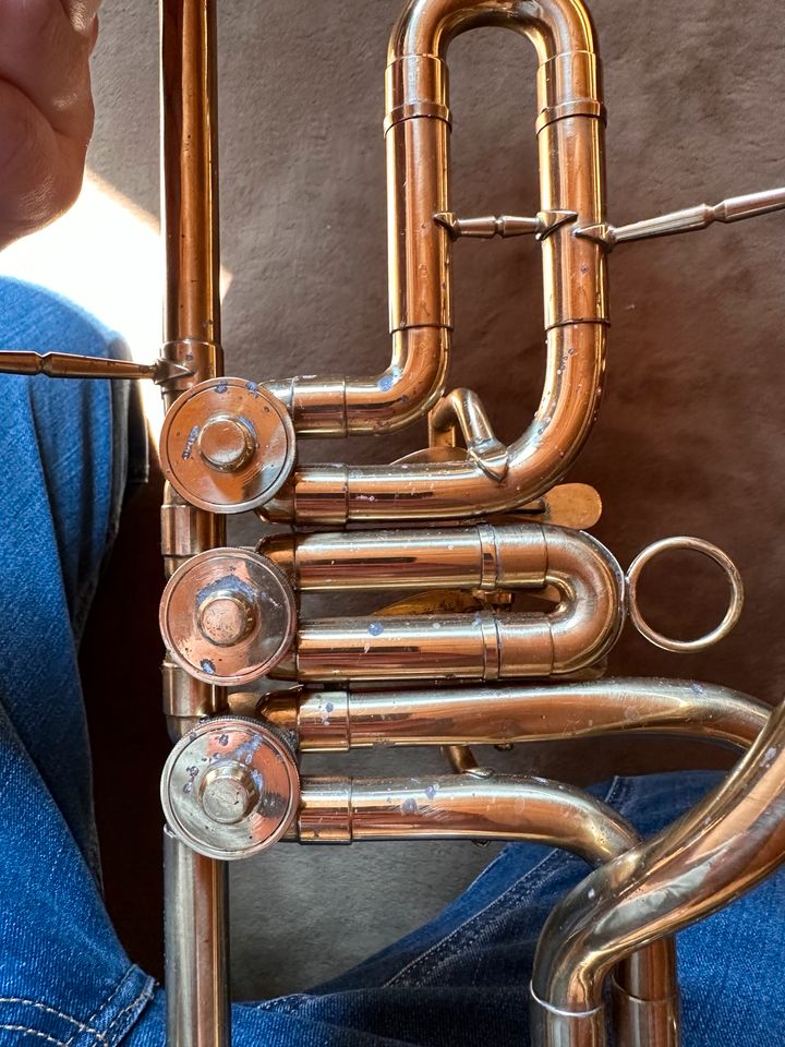 Tenorhorn Belltone 211, inkl. Koffer und Mundstück in Bünde