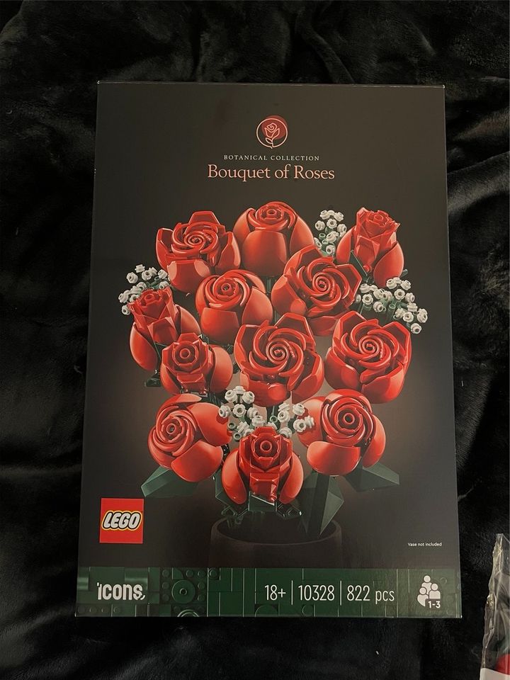 Lego Bouquet of Roses in Hemer