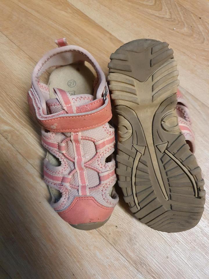 13 Paar Schuhe 27 Paket Crocs Ballerinas Adidas Stiefel Sneaker in Schönebeck (Elbe)