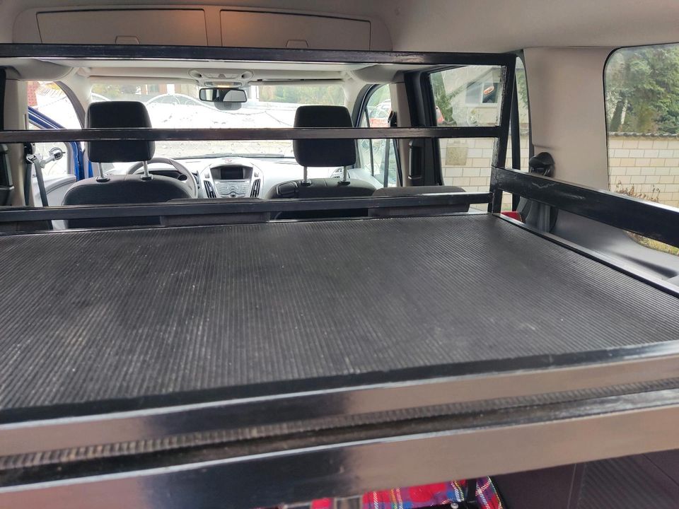 Kofferraum-Einbau/ Hundegitter passend für Tourneo Connect in Echzell 