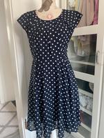 Sommerkleid Größe M mit Punkten Kleid Größe M Nordrhein-Westfalen - Marl Vorschau
