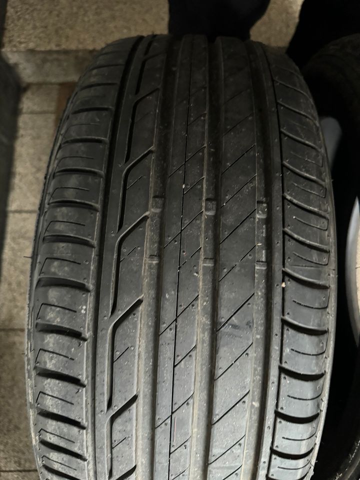 Sommerreifen Bridgestone 215/50/ R18  92W in Oberhausen