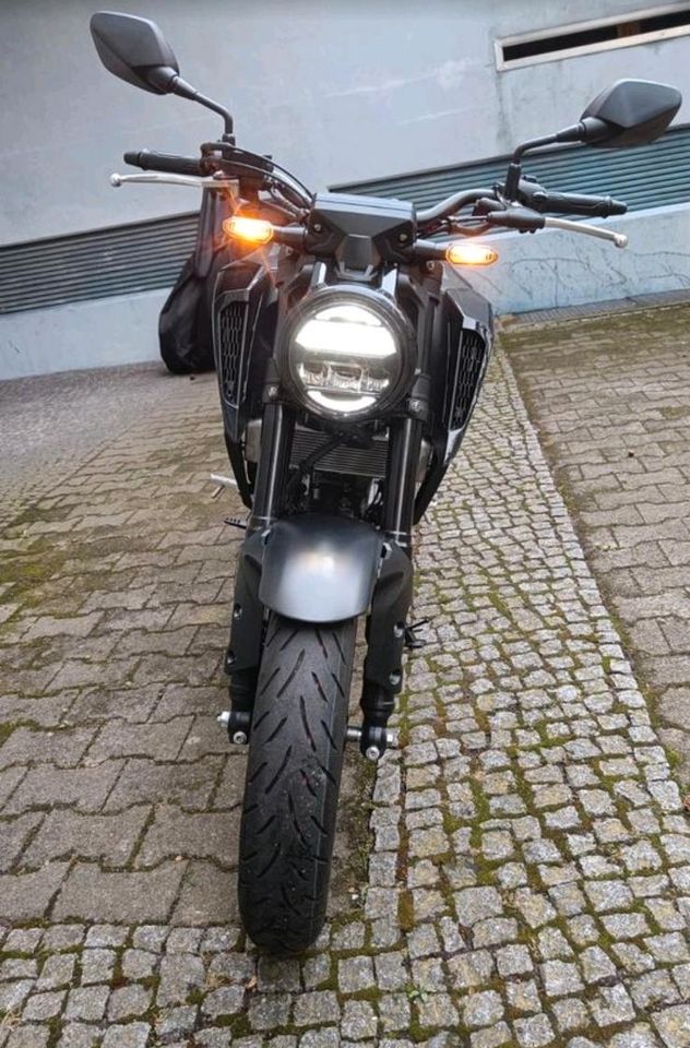 Honda CB 125 R Matt Gun Black/ Matt Schwarz in Berlin