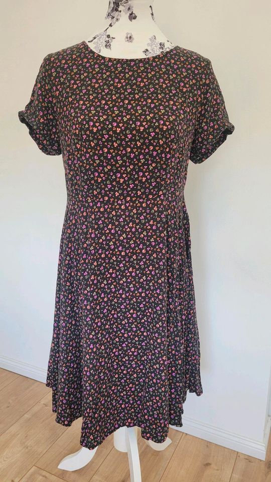 **H&M Kleid Gr. 44 Sommerkleid Blümchen 42 in Magdeburg