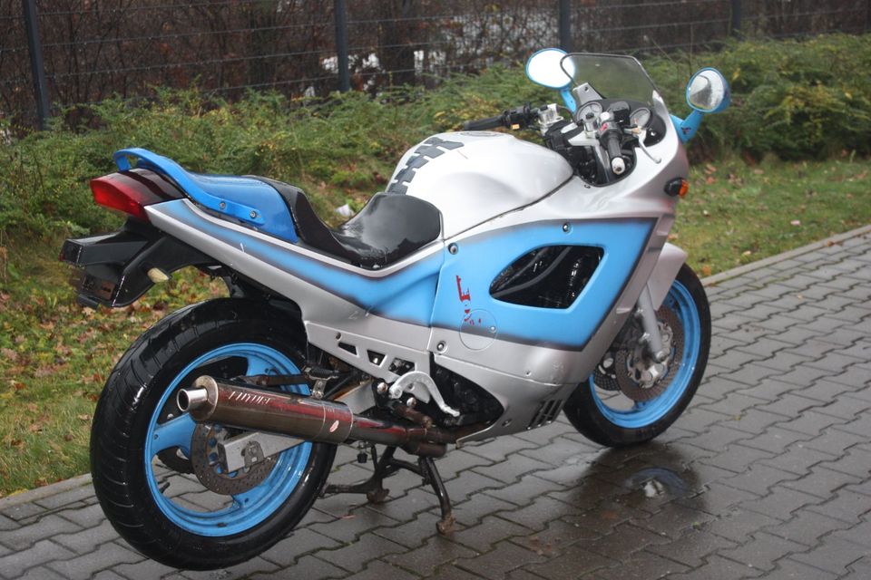 Suzuki GSX 600 F GN72B Seitenverkleidung hinten rechts in Ahlen