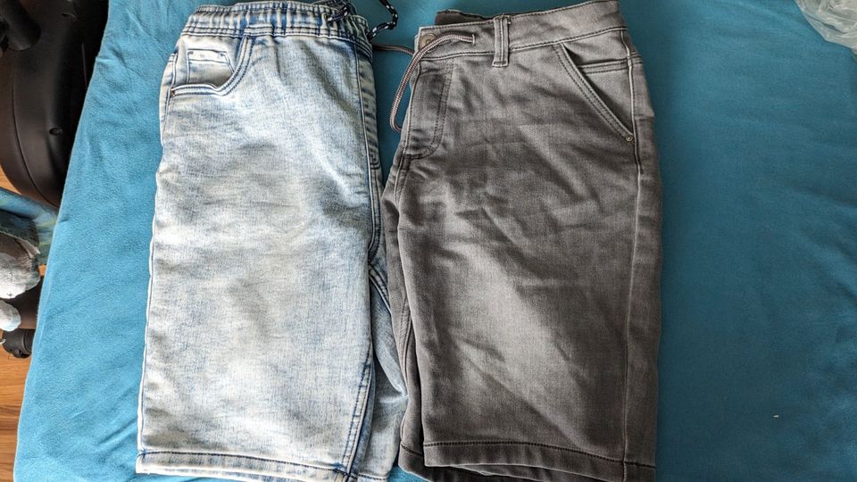 3 Shorts Jeans Gr. 164 **neuwertig** in Friedberg (Hessen)