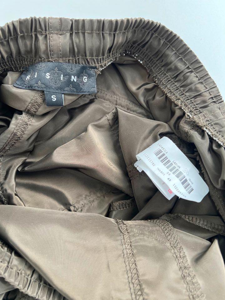 RISING Stylishe Hose olive Gr. S Cargo Design Edle Glanzoptik in Weil der Stadt