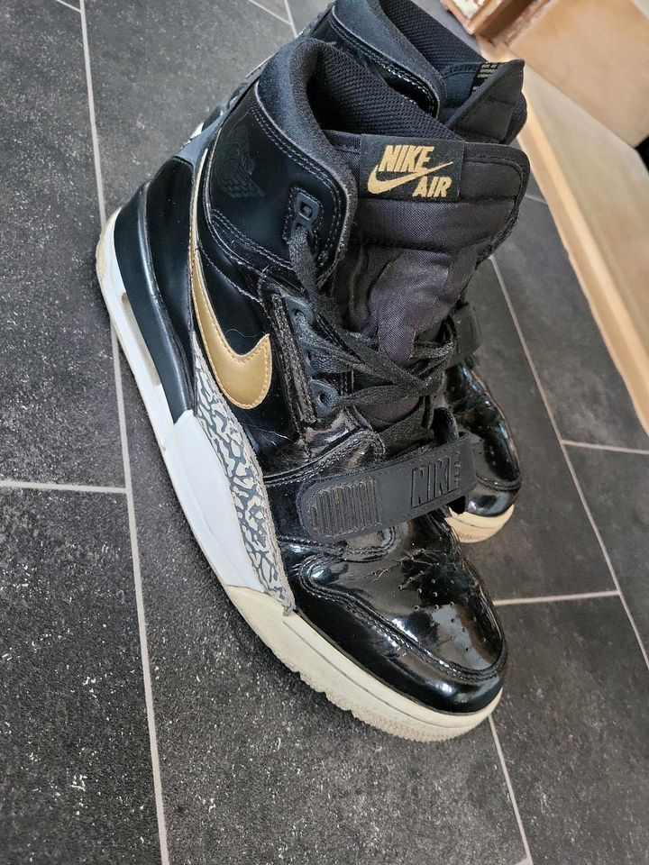 Nike Air Jordan Legacy 312 Schwarz/Gold 46 gebraucht Top Zustand in Wildau