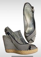 Prada Wedges Gr. 40 Marine/ Beige sehr gut Niedersachsen - Gehrden Vorschau