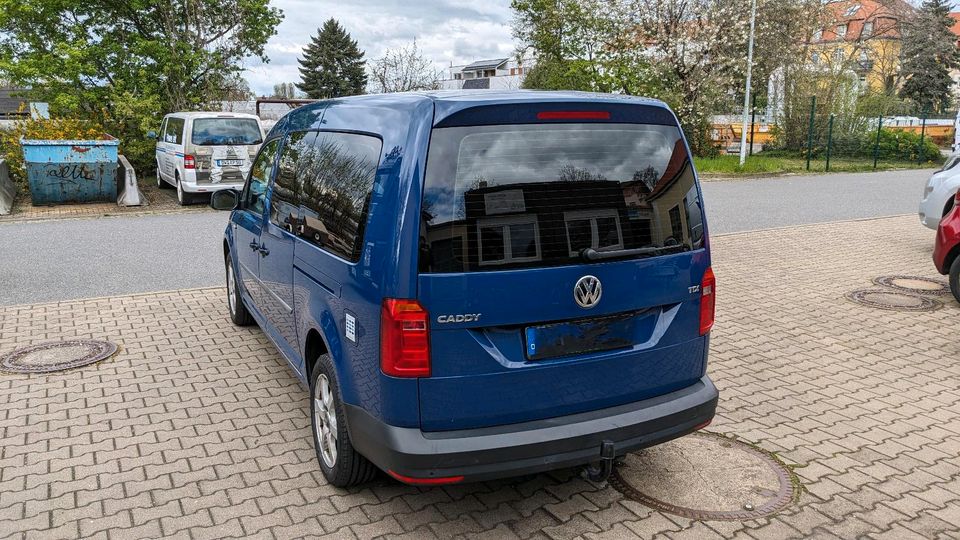 Caddy Maxi blau 2,0 TDI 75kW 5 Sitze, 7 möglich. Scheckheftgepfl. in Dresden