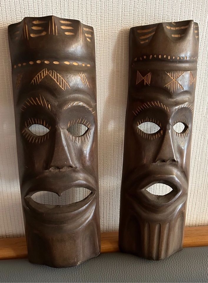 Holzschnitzerei afrikanische Masken Figuren Dromedar aus Leder in Holzgerlingen