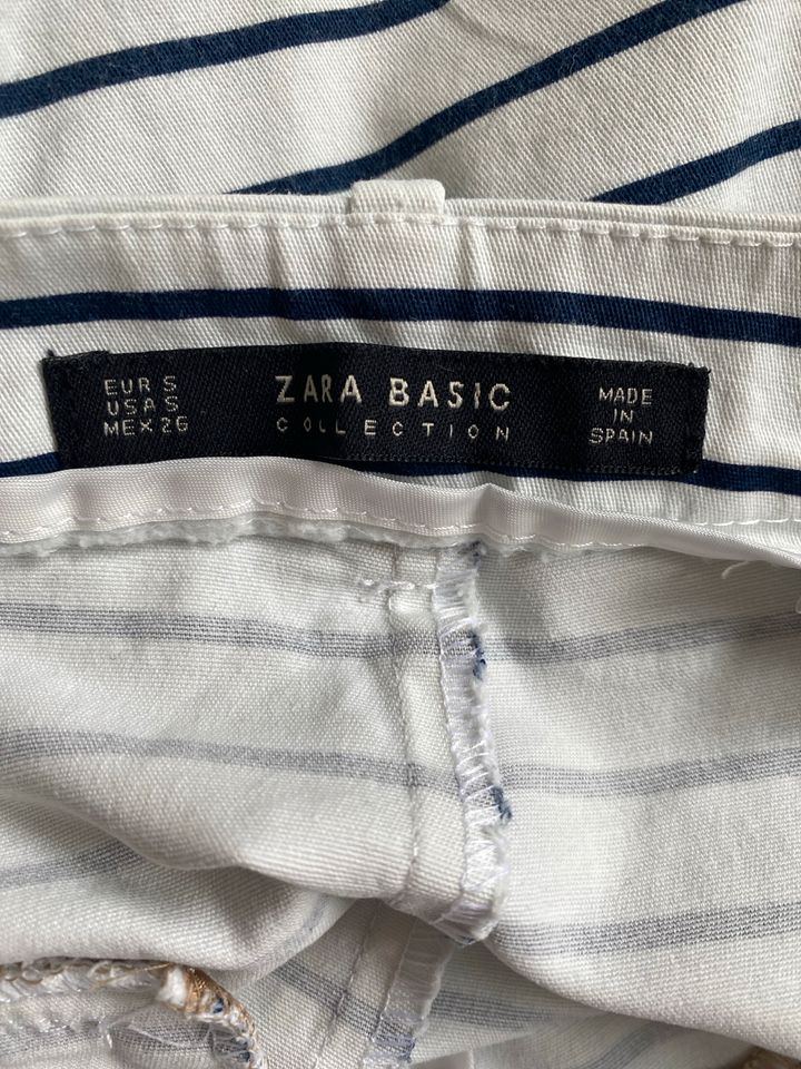 Zara, Shorts, Streifen, S, kurze Hose, Sommer in Höhenkirchen-Siegertsbrunn