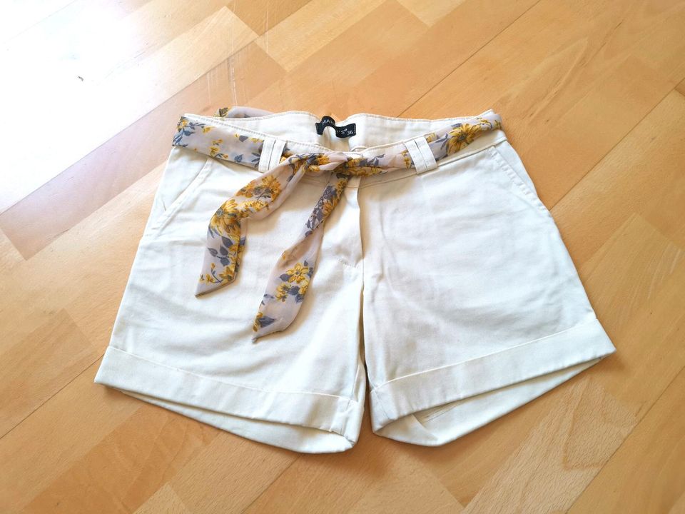 Shorts Hotpants kurze Hose Gr S 36 Creme Beige Gelb Weiß Sommer in Cremlingen