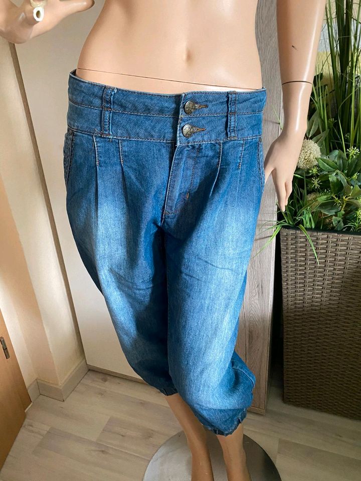 One by One Baggyjeans Joggingjeans Caprihose Gr: 36-38 neuw in Camburg