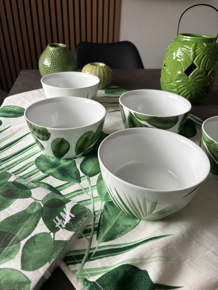 Tischläufer, Schalen, Vase H&M Home Deko mit Blätter Neuwertig ‼️ in Giesen