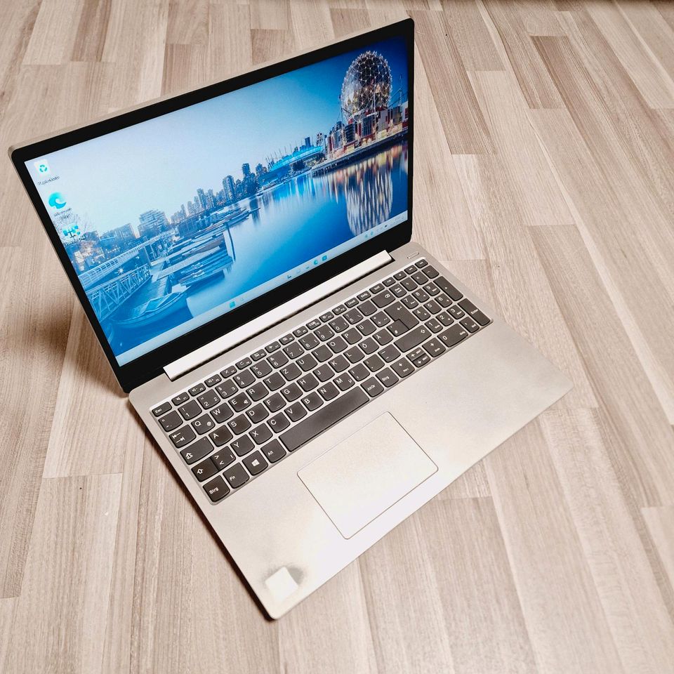Lenovo Notebook/Laptop~15,6~i5~2000GB~8GB~Alurahmen~Ultrabook~Win in Weiden (Oberpfalz)