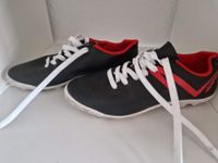 Kipsta Fußballschuhe Gr. 33 *neuwertig* schwarz/rot Nordrhein-Westfalen - Bergheim Vorschau