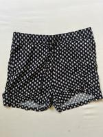 Schwarze Stoffshorts mit Muster von s.Oliver Bayern - Eichenau Vorschau